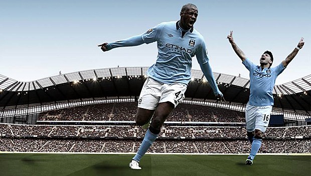 Manchesters City reist an Bord einer Etihad-Maschine zu seinen Spielen und die Stars tragen den Namen der Golf-Airline auf der Brust.