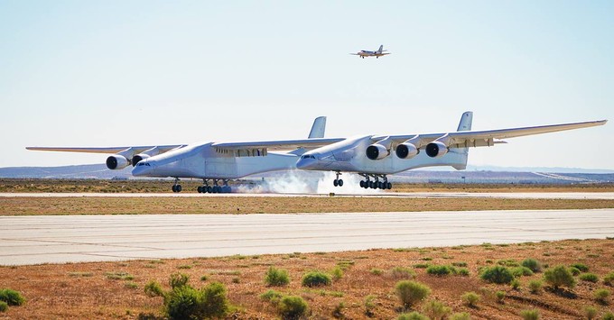 Die Landung der Stratolaunch nach dem Jungfernflug.