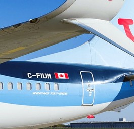 Boeing 737-800 from Tuifly: Rented out to Canada in German winter.