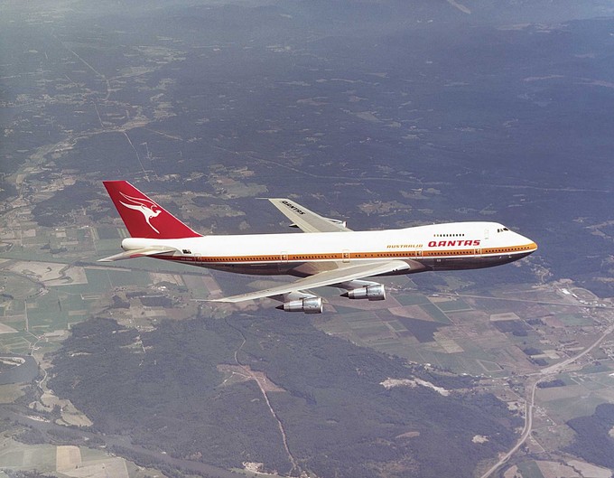 Die Lounge war im Oberdeck der Jumbo-Jets angebracht und mit einer Wendeltreppe erreichbar.