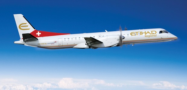 Saab 200 von Darwin Airline im neuen Look: Etihad als dominantes Merkmal.
