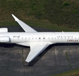 Bombardier CRJ 900 in Köln: Dem Beschuss entgangen.