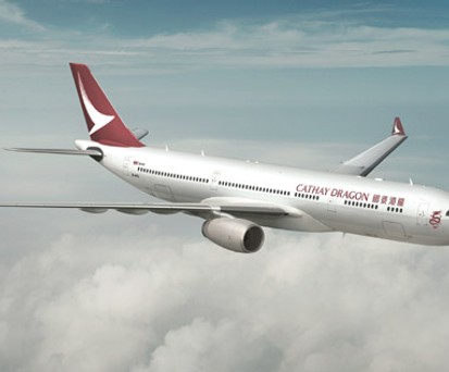 Neue Bemalung von Cathay Dragon: Der einst markante Drachen ziert nur noch die Vorderseite der Flieger.