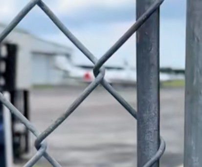 Flugzeuge im Hintergrund: Wie leicht gelangt man zu ihnen?
