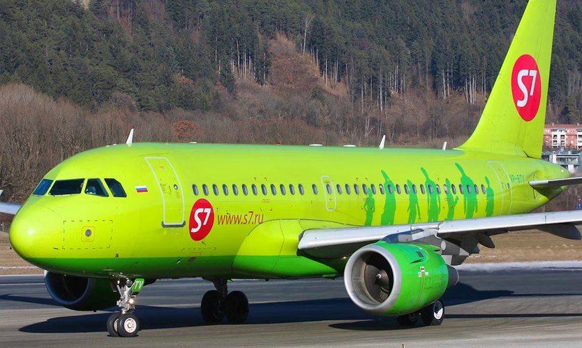 Flugzeuge von S7: Jetzt in Russland registriert.