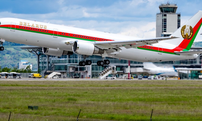 ... weißrussischen Regierung ist fast 17 Jahre alt. Hier ist das Flugzeug beim Abflug aus Basel am 19. Mai 2021 zu sehen.