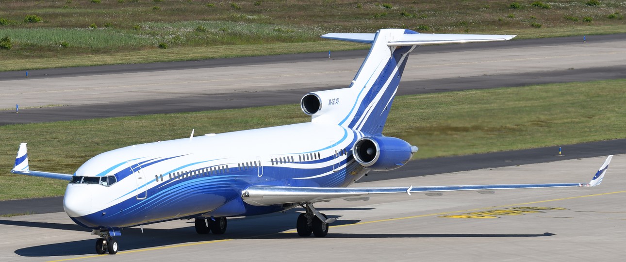 Drei Triebwerke, alle hinten beim T-Leitwerk: Eine Boeing 727-200 ...