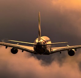 Start des A380 von Emirates in Düsseldorf.