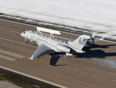 Saab GlobalEye: «Die bisherige Unentschlossenheit der USA hinsichtlich der Beschaffung der Boeing E-7 Wedgetail machte eine Auswahl dieses Flugzeugs von Anfang an eher unwahrscheinlich» sagt Christoph Bergs.