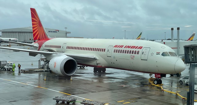 Boeing 787 von Air India noch in der alten Lackierung. Der Flug ab Zürich fiel aus.