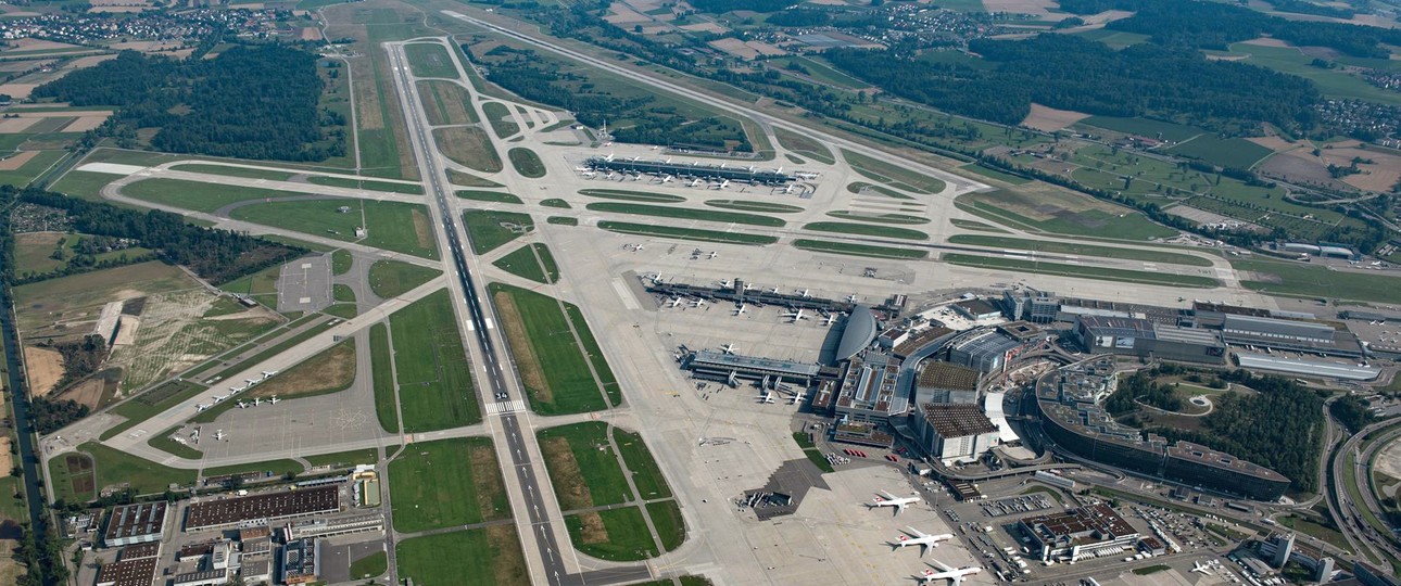 Blick auf den Flughafen Zürich: Er darf jetzt seine Pisten 28 und 32 verlängern.