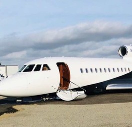 Die Falcon 900 nach dem Unfall in San Diego: Der Pilot hatte keine gültige Fluglizenz.