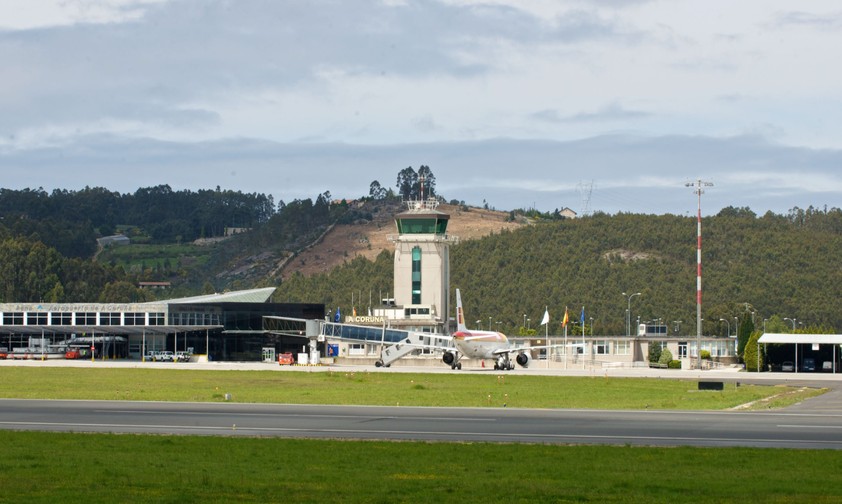 Flughafen A Coruna: Auch der Tower in der nordspansichen Stadt wird von einem privaten Anbieter besetzt.