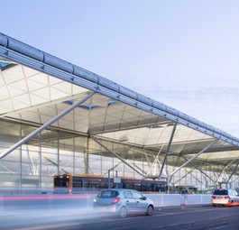 Flughafen Stansted: Wer zahlt, wer nicht?