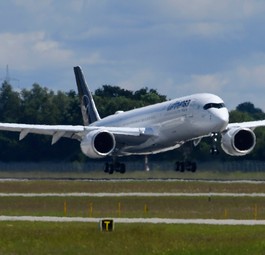 Die D-AIXW: Lufthansas erster Airbus A350 mit First Class.