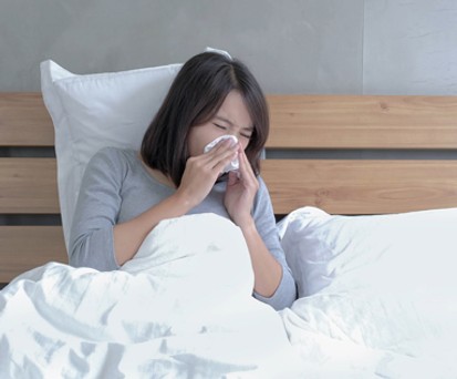 Mit Schnupfen im Bett: Fließt bei Singapore bisher in die Bewertung ein.