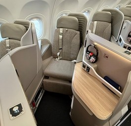 Was Iberia in ihren Airbus A321 XLR bietet: Hier zu sehen ist der Business-Sitz.