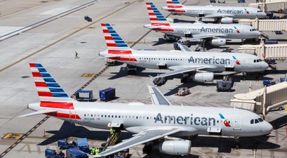 Flugzeuge von American Airlines in Phoenix: Die Fluglinie soll eine Strafte zahlen, weil sie gegen Drogen- und Alkoholbestimmungen verstoßen haben soll.