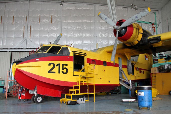 Oder diese Canadair CL-215.