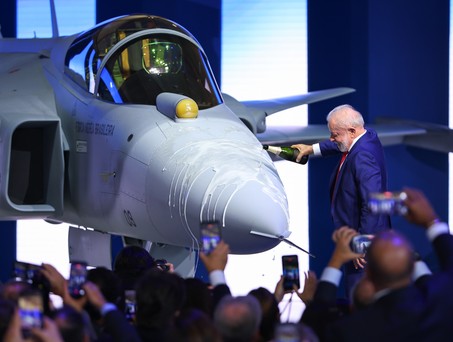 Staatspräsident Luiz Inácio Lula da Silva tauft die erste heimische Gripen E: Gemeinschaftsprojekt von Saab und Embraer