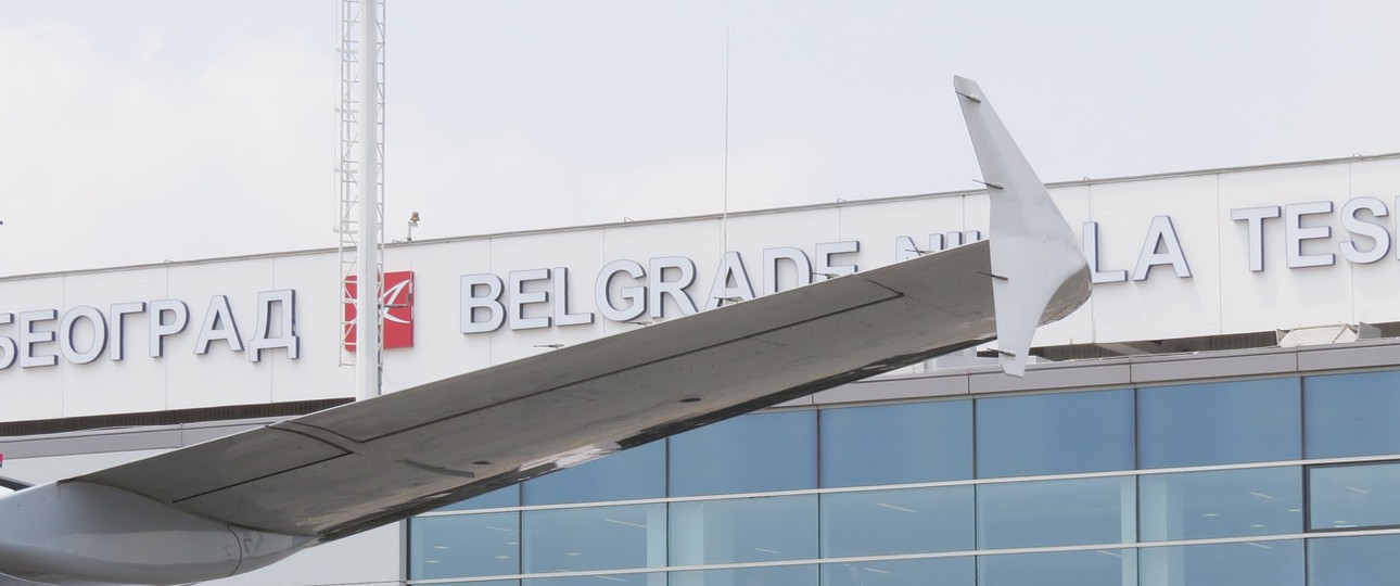 Flughafen Belgrad: Seit dem Ukraine-Krieg oftmals Umsteigeort für Russinnen und Russen.