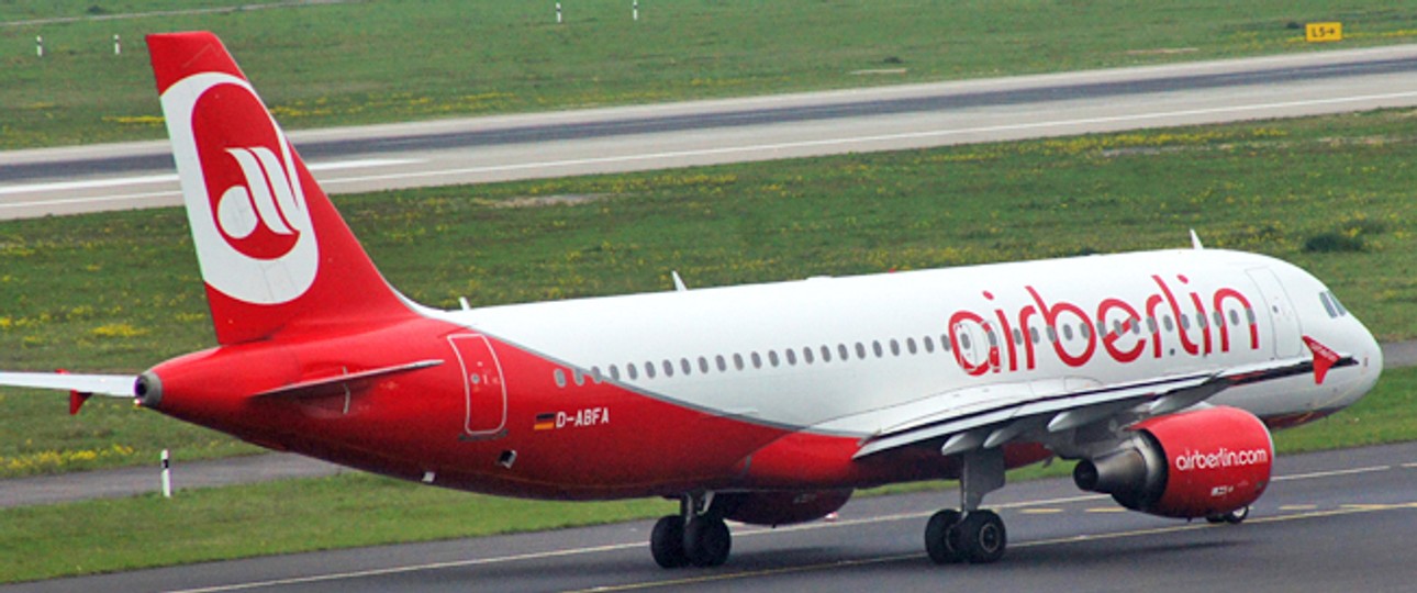 Flieger von Air Berlin: Gespart wird vor allem am Boden.