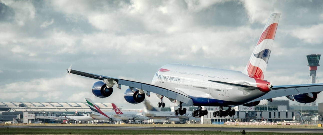 Airbus A380 von British Airways am Flughafen Heathrow: Die Klimaneutralität wird deutlich teurer.