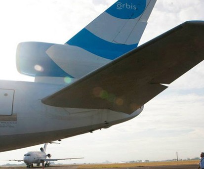 Eine MD-10-30 wird die bisherige DC-10-10 bald ersetzen. Durch den Wechsel zum neueren Modell spart Orbis Zwischenlandungen und Treibstoff - und so Geld.