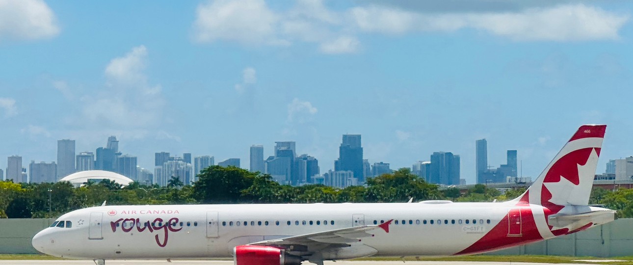 Airbus A321 von Air Canada Rouge: Die Fluglinie krempelt ihre Flotte um.