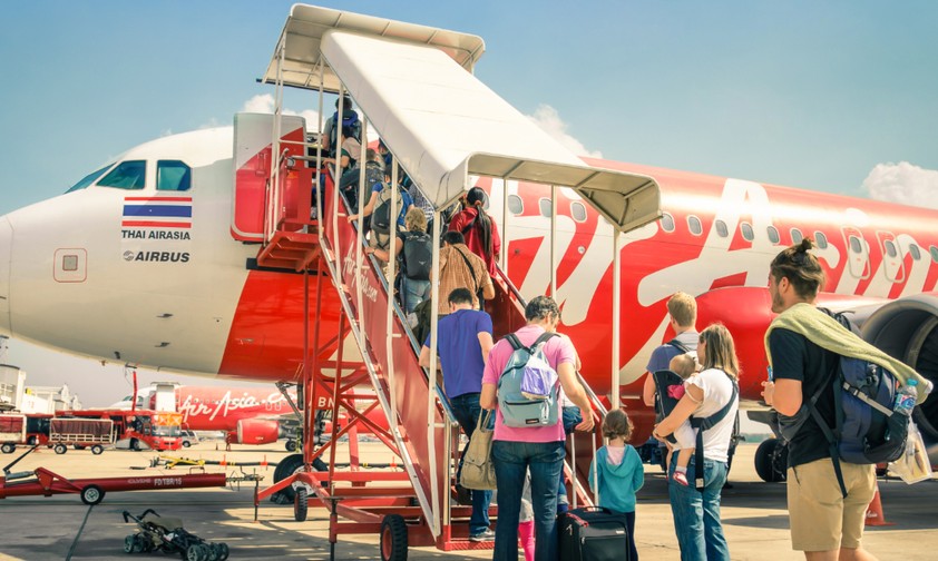 Flieger von Thai Air Asia in Bangkok Don Mueang: Größere Flugzeuge sind erwünscht.