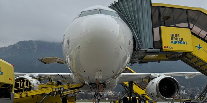 ... am Flughafen im österreichischen Bundesland Tirol.