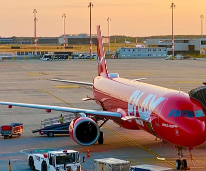 Airbus A321 Neo von Play in Berlin: Die Airline bietet auch Flüge nach Reykjavik.