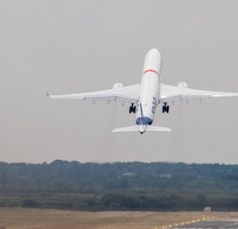 Airbus A350-1000 bei der Farnborough Airshow: Bisher noch die längste Version des A350.