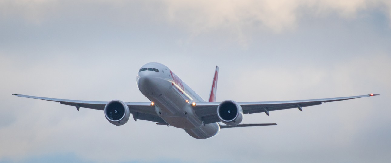 An der gesamten Flotte der Boeing 777 hat Swiss eine spezielle Folie aufgetragen, um den Luftwiderstand zu reduzieren