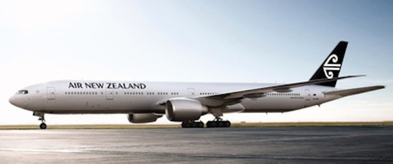 Air New Zealand in der Bemalung mit der Nationalfarbe Schwarz.