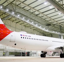 Erster Airbus mit neuer Austrian-Tracht