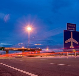 Straße zum Flughafen Suvarnabhumi: Selten so leer.