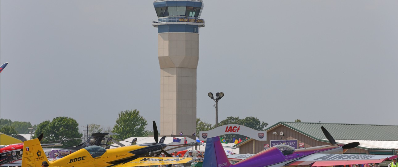 Der Tower vom Flughafen Oshkosh: In dieser Woche treffen sich Privatpiloten aus der ganzen Welt in Wisconsin.