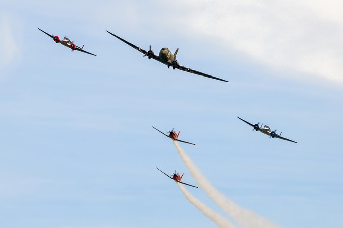 Auch eine Douglas C-47, zwei Beechcraft Model 18 und zwei Pilatus PC-7 zeigten ...