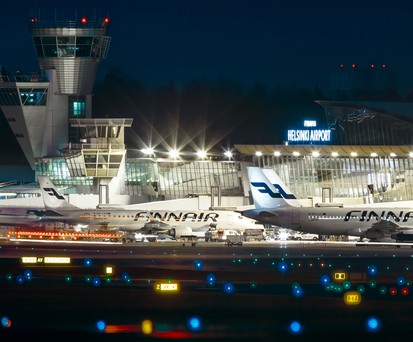 Flughafen Helsinki: Die russischen Autos nerven den Airport.