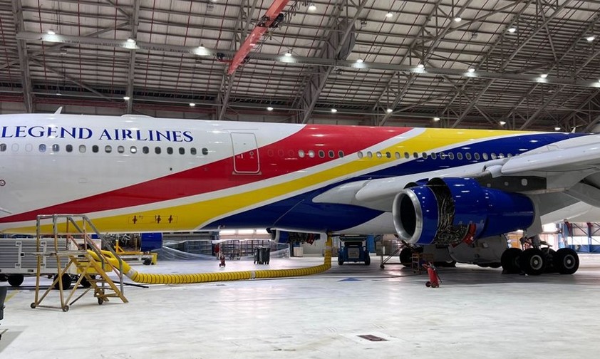 Der zweite Airbus A340-300 von Legend Airlines: Flog vorher für Air Belgium, ebenso wie ...