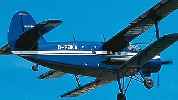 15 Minuten: Hanseflug braucht mit einer Antonow An-2 ebenfalls 15 Minuten für den saisonal angebotenen Flug zwischen den norddeutschen Inseln Sylt und Föhr.