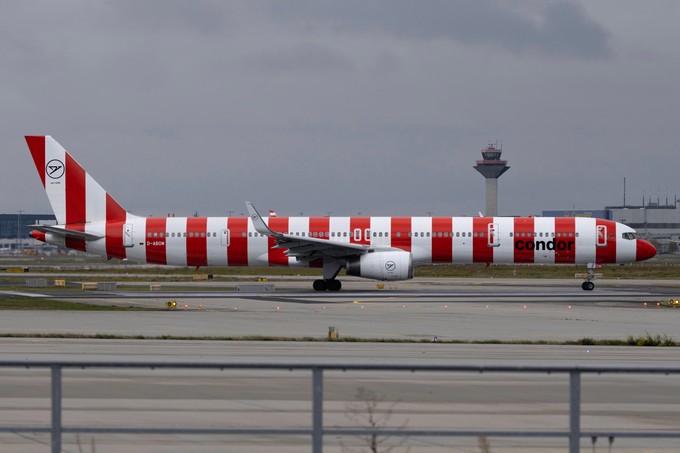  ... ab. Sie verließ Frankfurt in Richtung Teneriffa. Nun steht bei Condor nur noch ...