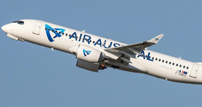 Einer der drei Airbus A220-300 von Air Austral: Er trägt das Kennzeichen F-OMER.