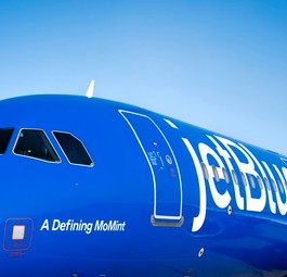 Das Jetblue-Logo ist künftig größer.
