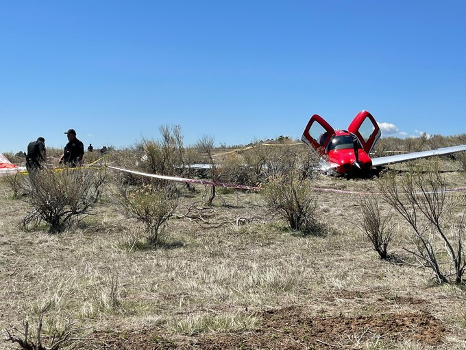 Die Cirrus SR-22 nach der Notlandung.