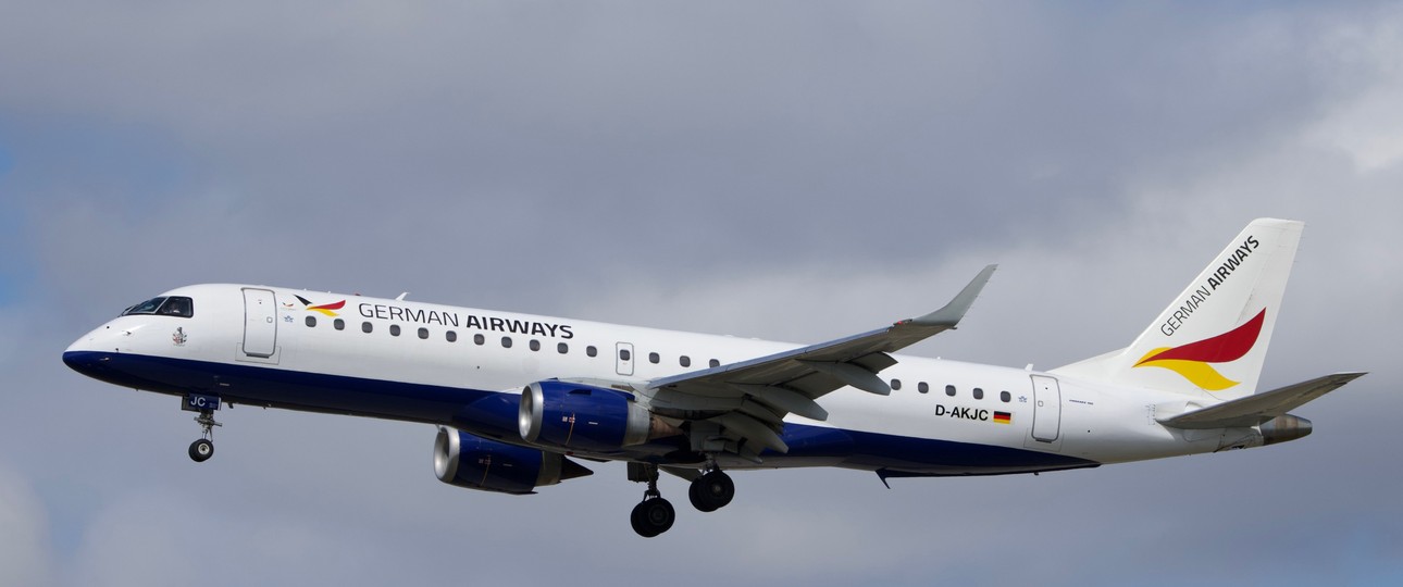 Embraer E190 von German Airways: Fliegt künftig für Condor Städtestrecken.