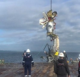 Bergungsarbeiten der DHC-3: Das Bauteil löste sich im Flug.