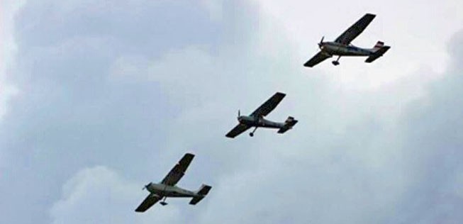 Cessna C 150/172/182 im Formationsflug.