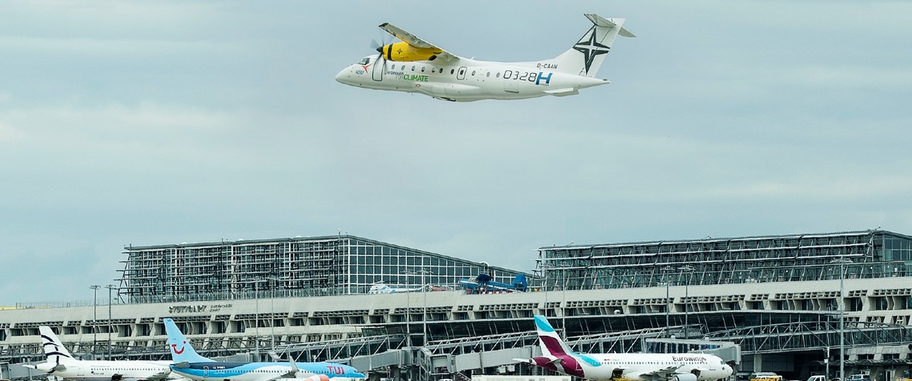 D328 am Flughafen Stuttgart: Auf zu neuen Zielen.